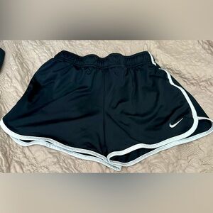 Nike black dri-fit shorts women’s M